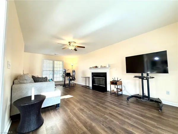 $395,000 | 5409 Cedar Field Drive, Summerfield, NC 27358