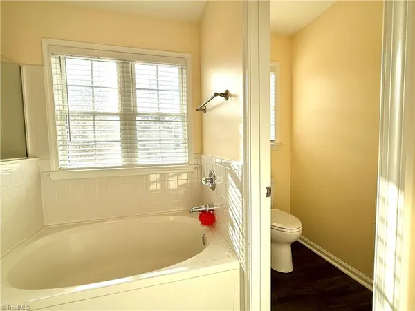 $395,000 | 5409 Cedar Field Drive, Summerfield, NC 27358