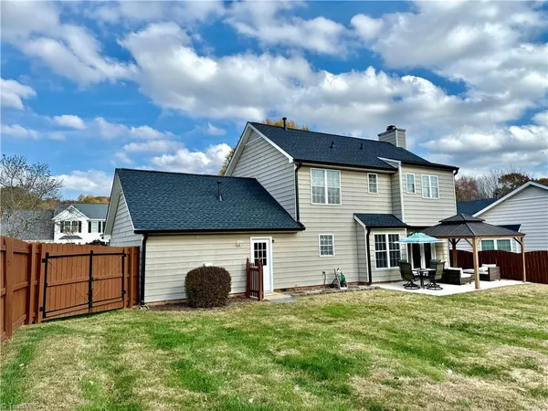 $395,000 | 5409 Cedar Field Drive, Summerfield, NC 27358