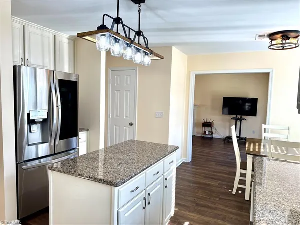 $395,000 | 5409 Cedar Field Drive, Summerfield, NC 27358