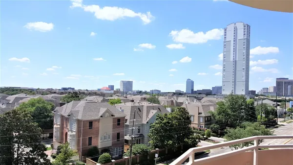 $2,599 | 3505 Sage Road, Unit 502, Houston, TX 77056