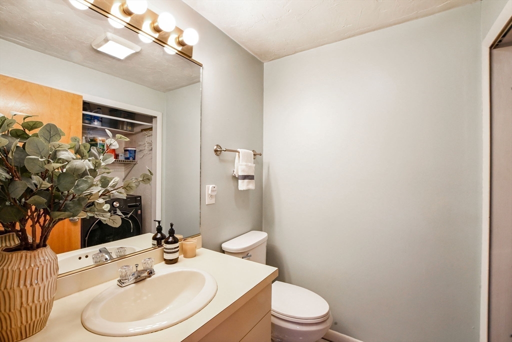 35 Pilgrim Village Road, Unit 403 Taunton, MA 02780 - Photo 11 of 29
