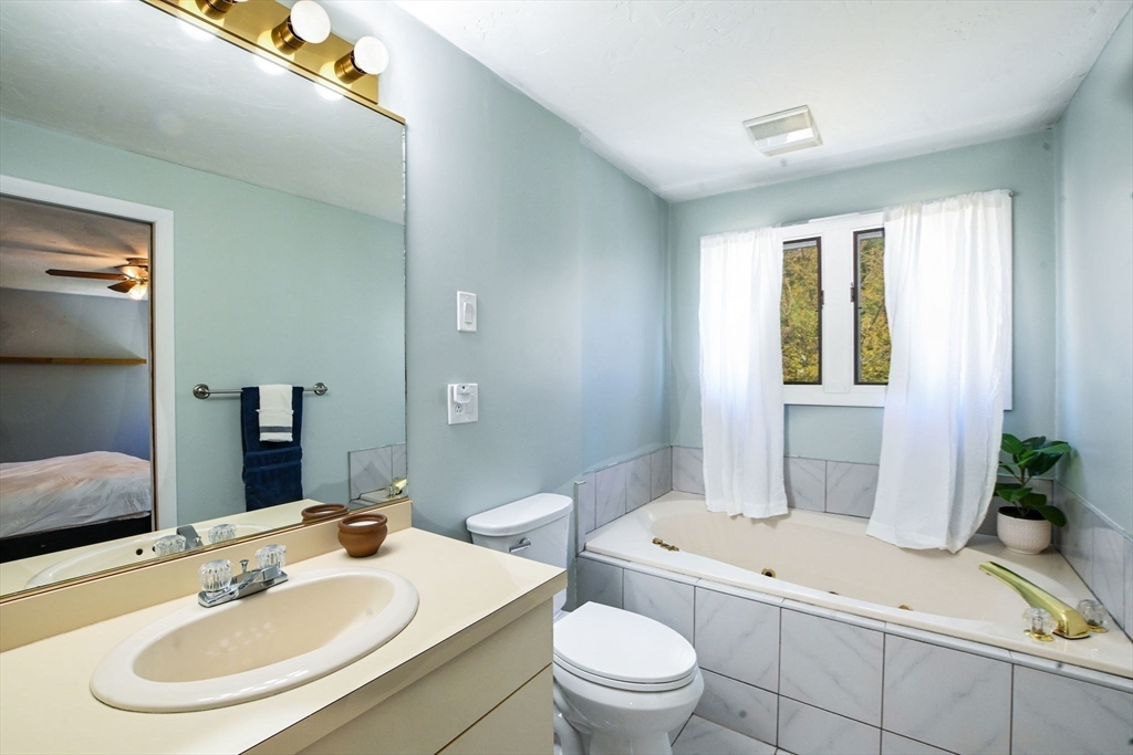 35 Pilgrim Village Road, Unit 403 Taunton, MA 02780 - Photo 16 of 29