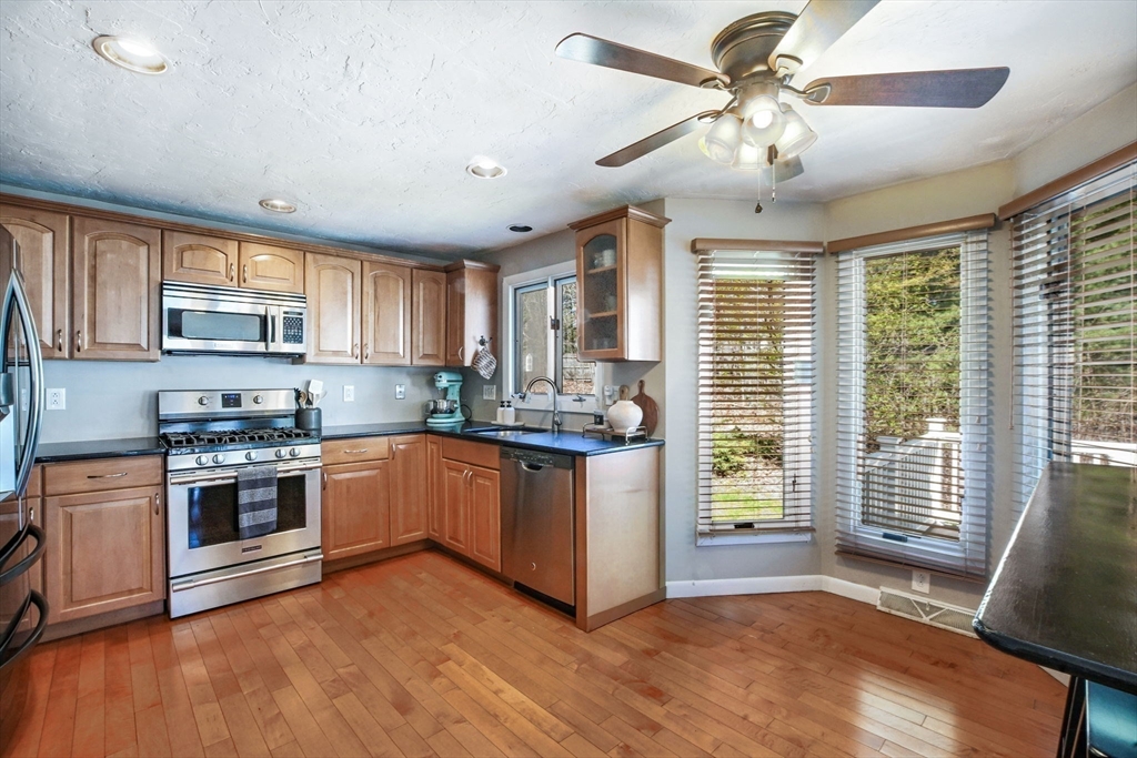 35 Pilgrim Village Road, Unit 403 Taunton, MA 02780 - Photo 8 of 29