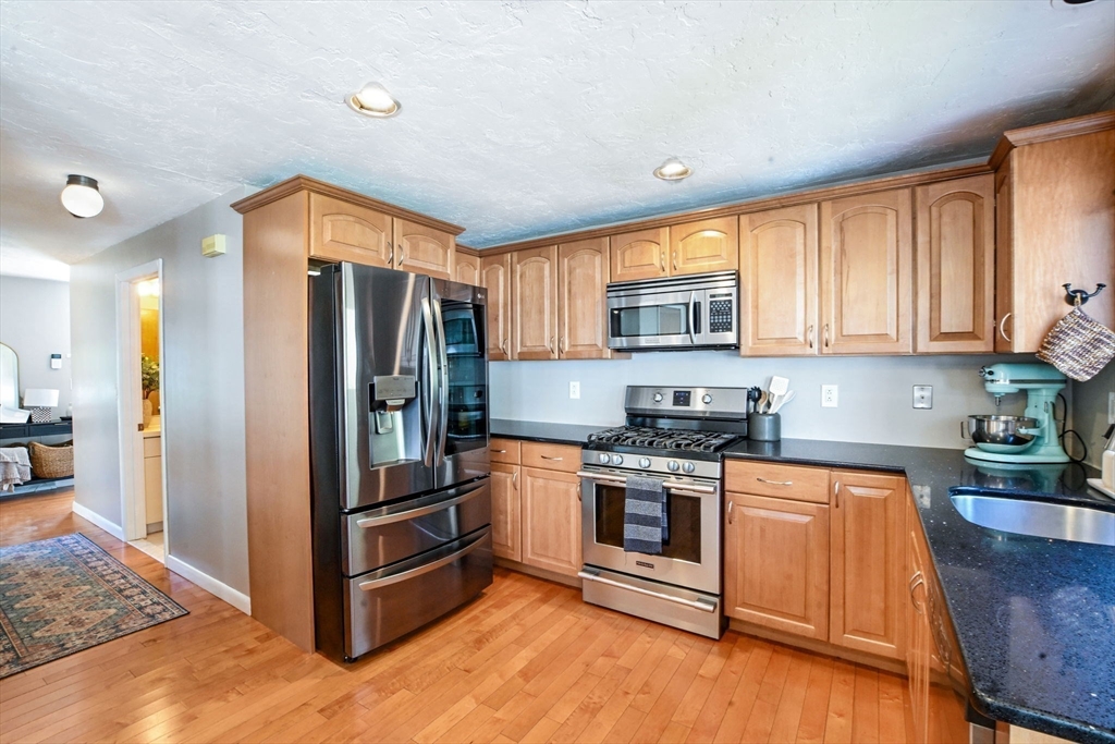 35 Pilgrim Village Road, Unit 403 Taunton, MA 02780 - Photo 10 of 29