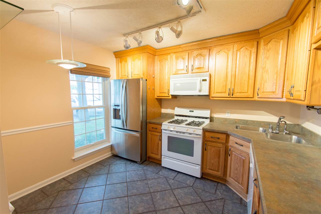 51 Middlesex Road Merrimack, NH 03054 - Photo 7 of 37