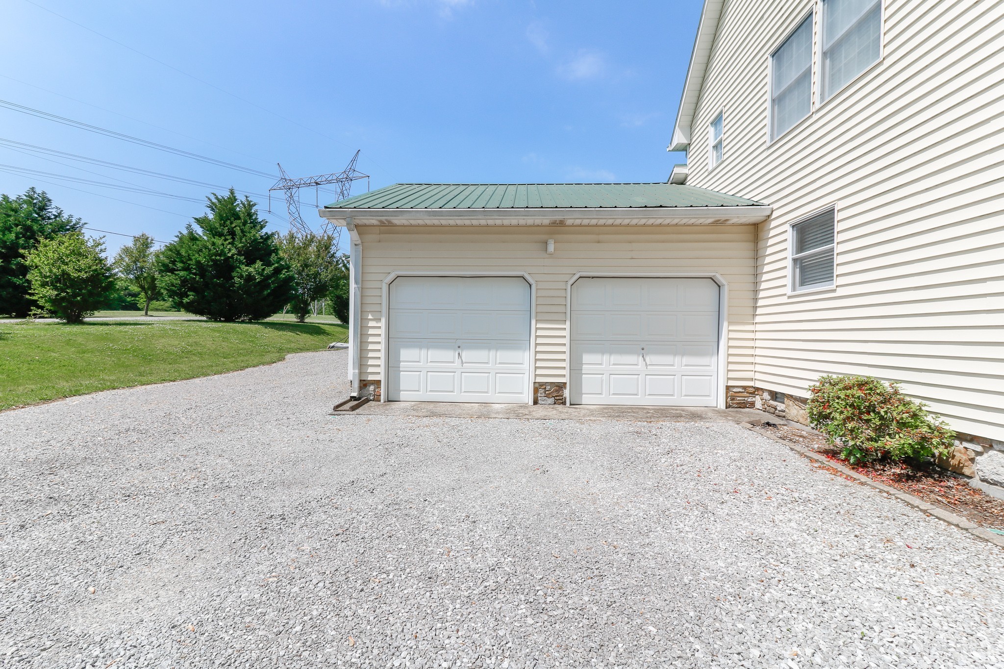 9801 Central Pike Mount Juliet, TN 37122 - Photo 36 of 42 front view of a house with a street