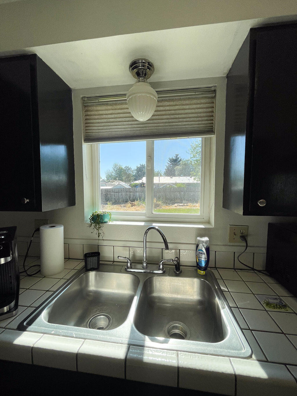 3037 Clearbrook Place Malin, OR 97632 - Photo 8 of 30 a kitchen with a sink and a window