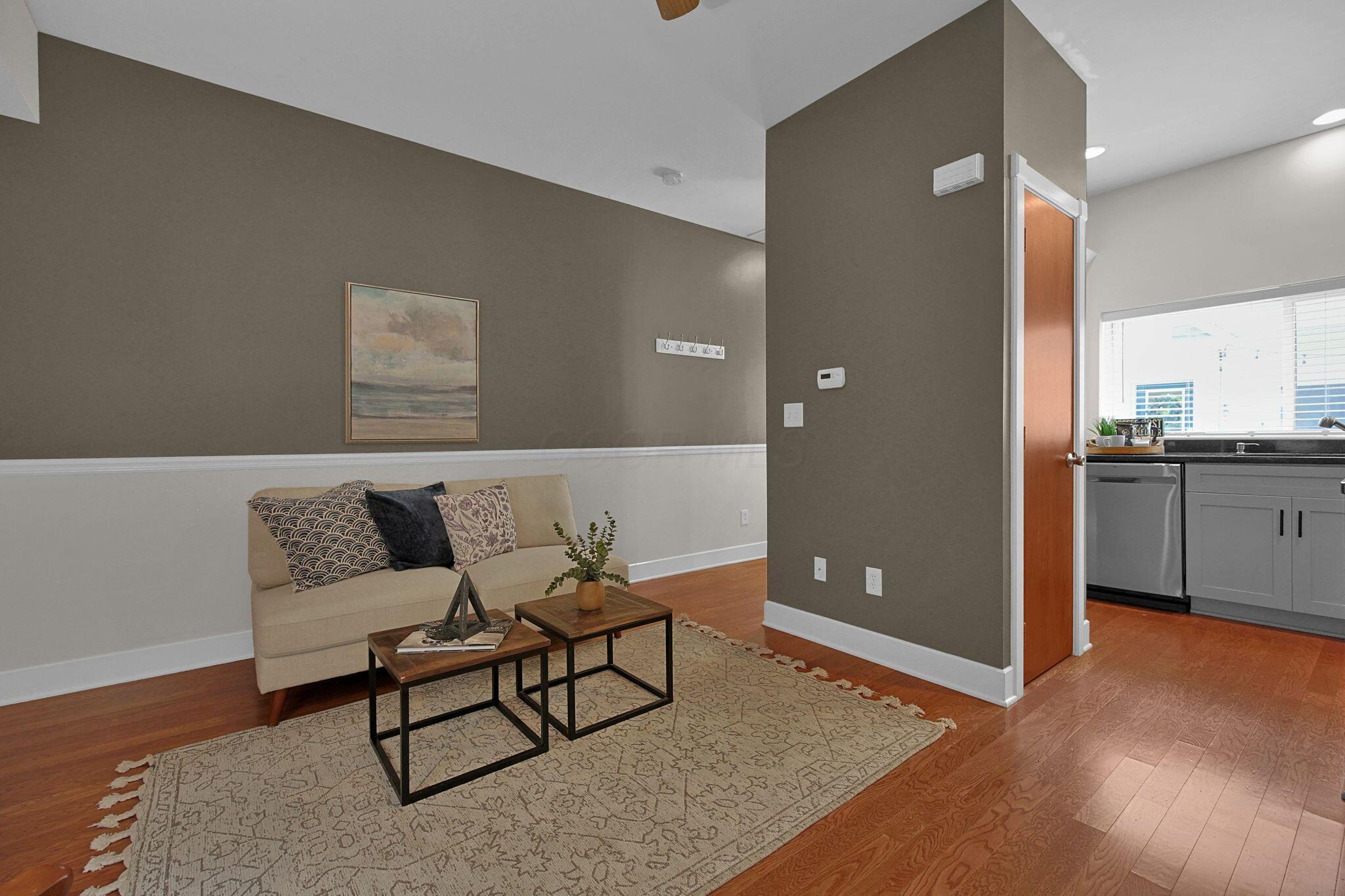 1096 Perry Street, Unit B Columbus, OH 43201 - Photo 18 of 33 6-web-or-mls-1096-perry-st-b