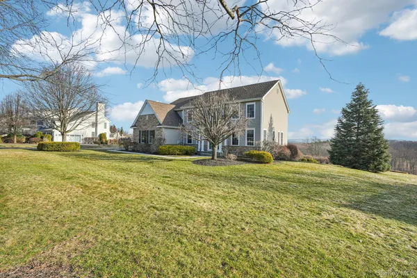 $899,000 | 32 Mansion Ridge Boulevard, Monroe, NY 10950