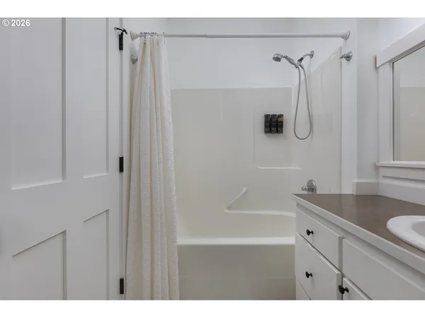 $875,000 | 2586 Southwest Anemone Avenue, Lincoln City, OR 97367