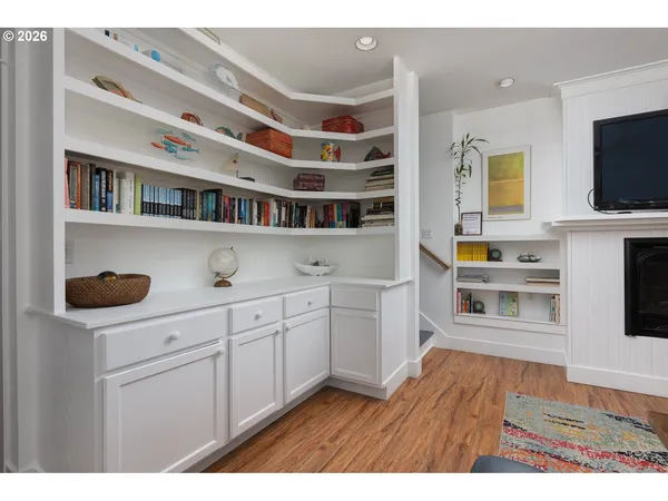 $875,000 | 2586 Southwest Anemone Avenue, Lincoln City, OR 97367