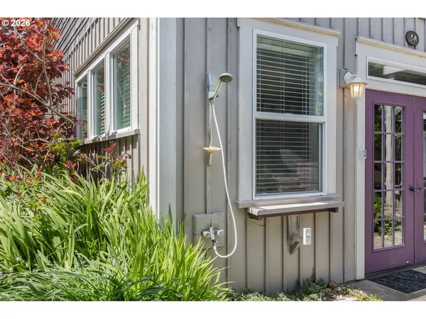 $875,000 | 2586 Southwest Anemone Avenue, Lincoln City, OR 97367