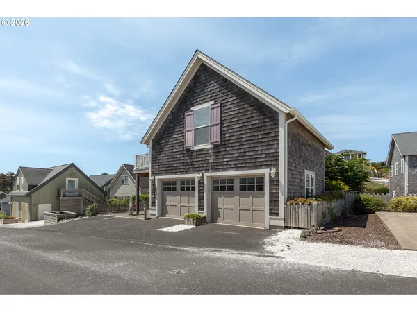 $875,000 | 2586 Southwest Anemone Avenue, Lincoln City, OR 97367