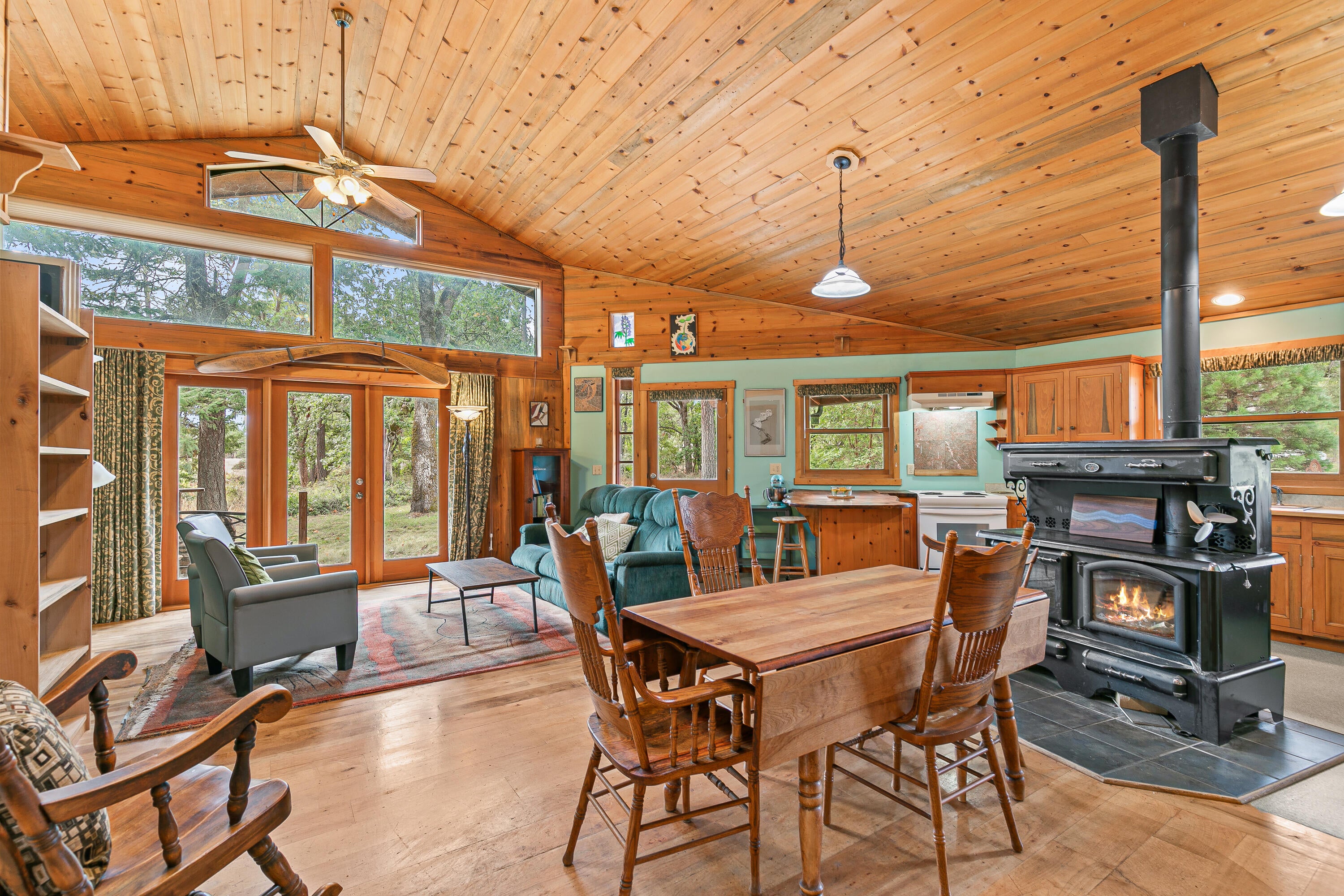 1225 Messinger Road Williams, OR 97544 - Photo 11 of 67 Open floor design