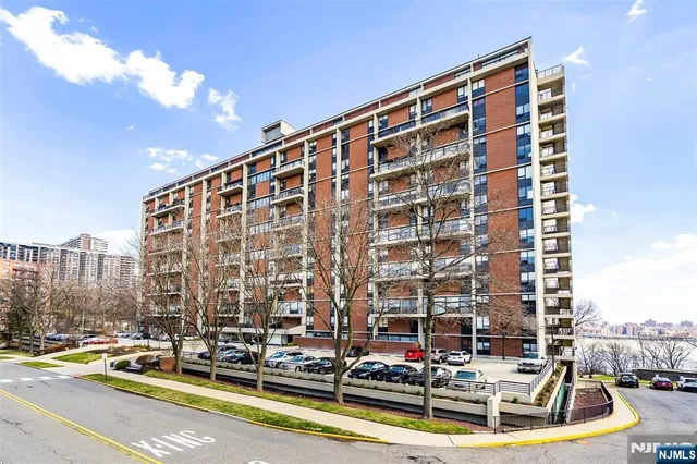 $289,000 | 4 Horizon Road, Unit G10, Fort Lee, NJ 07024