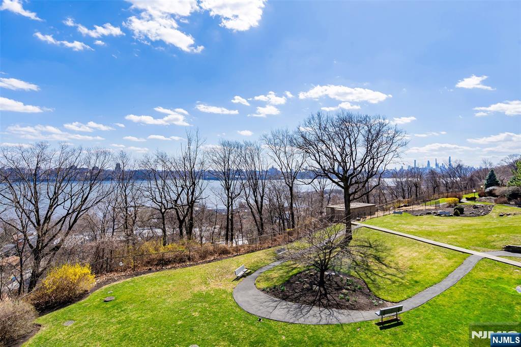 4 Horizon Road, Unit G10 Fort Lee, NJ 07024 - Photo 19 of 20