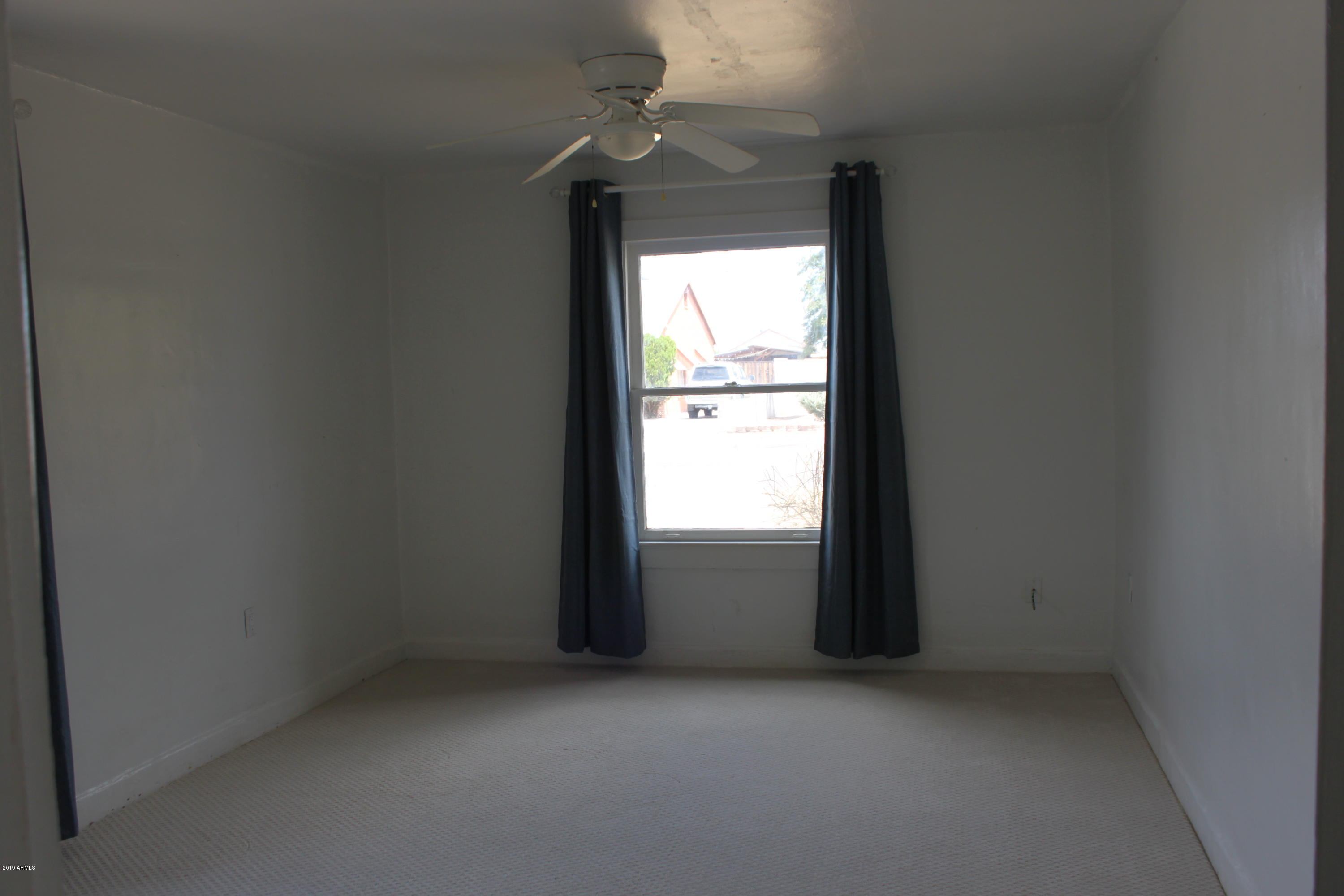 1905 West Monte Vista Road Phoenix, AZ 85009 - Photo 11 of 19 Front Bedroom