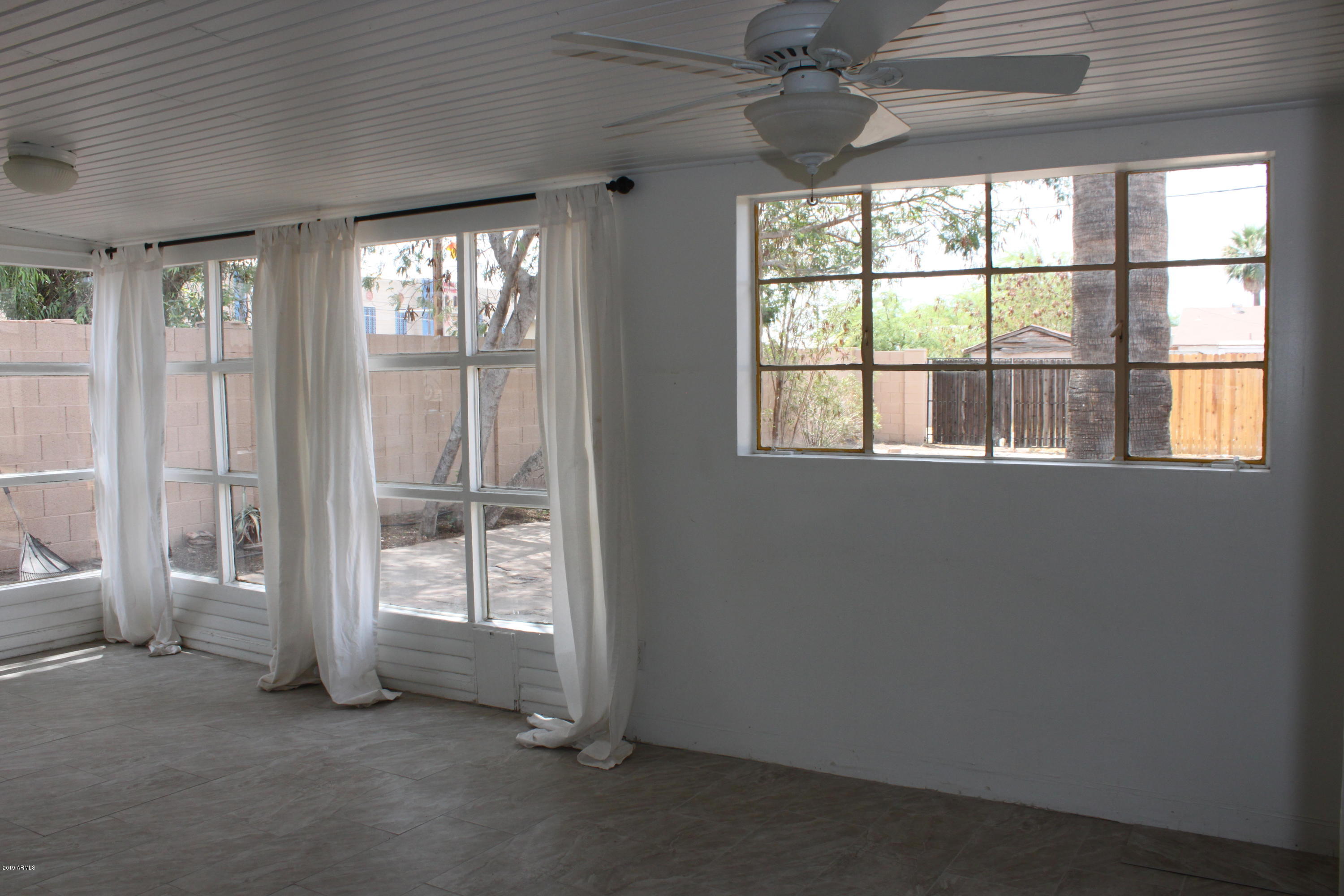 1905 West Monte Vista Road Phoenix, AZ 85009 - Photo 8 of 19 Back Room