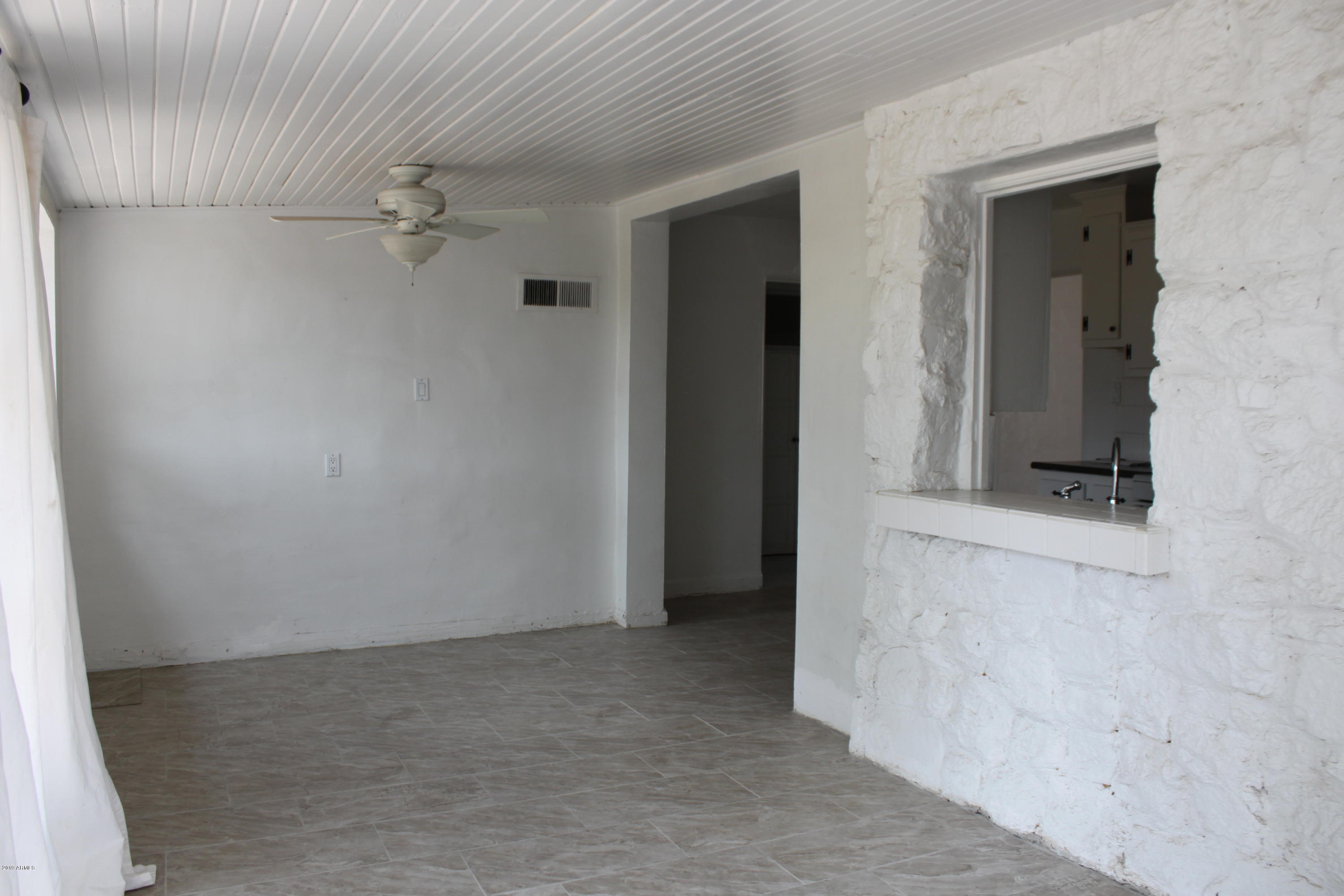 1905 West Monte Vista Road Phoenix, AZ 85009 - Photo 10 of 19 Back room
