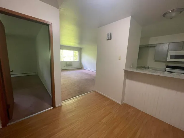 $995 | 3811 South 35th Street, Greenfield, WI 53221