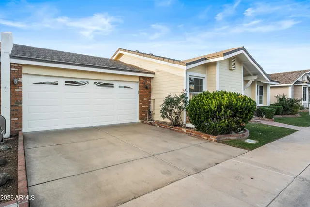 $399,900 | 133 East Campo Bello Drive, Phoenix, AZ 85022