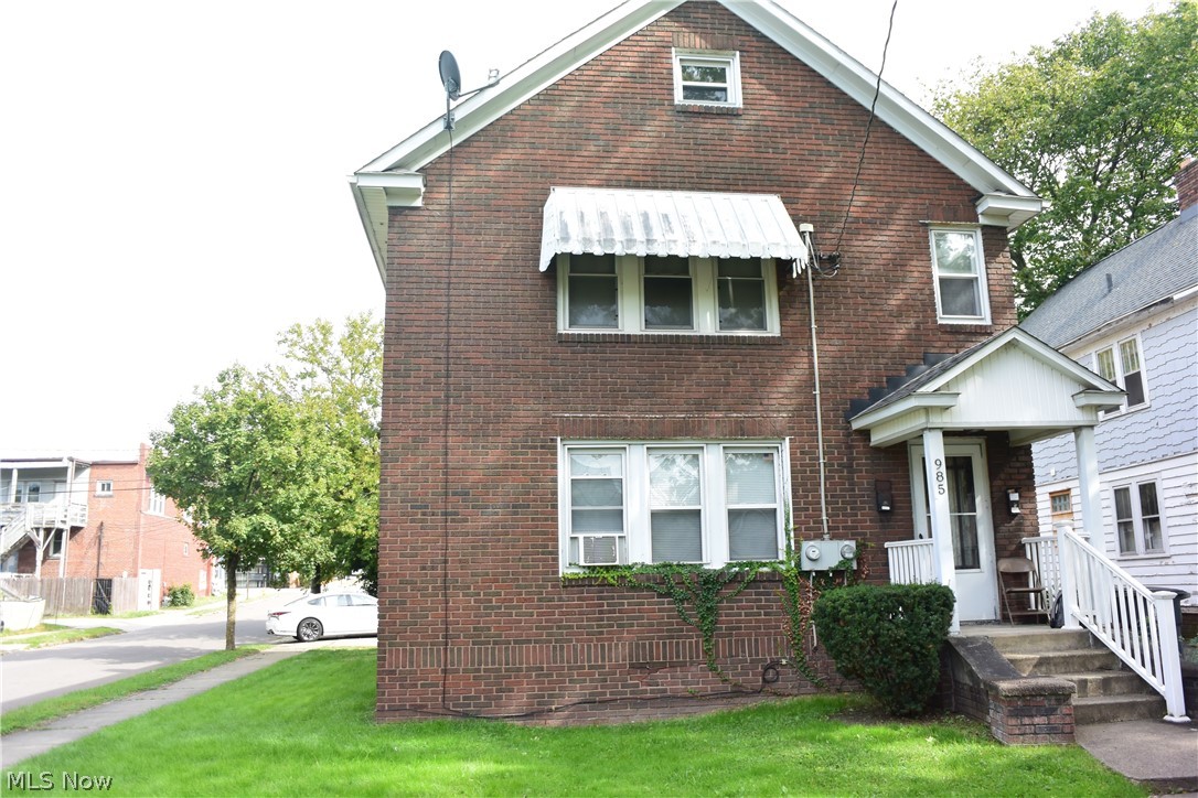 985 Berwin Street Akron, OH 44310 - Photo 2 of 5 Gallery Image 2
