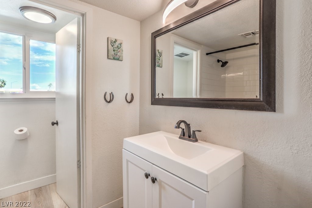 2913 Michael Way Las Vegas, NV 89108 - Photo 13 of 39