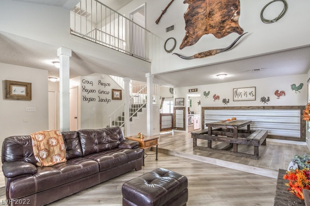 2913 Michael Way Las Vegas, NV 89108 - Photo 4 of 39