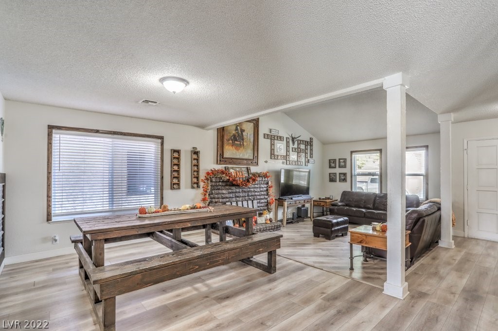 2913 Michael Way Las Vegas, NV 89108 - Photo 5 of 39