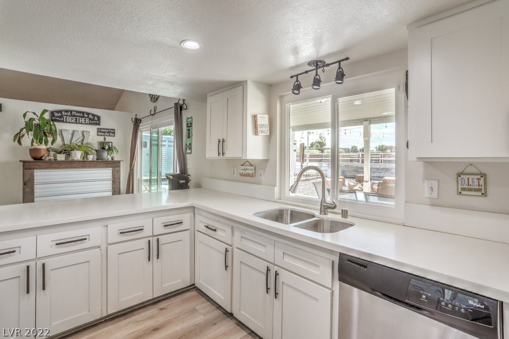 2913 Michael Way Las Vegas, NV 89108 - Photo 9 of 39