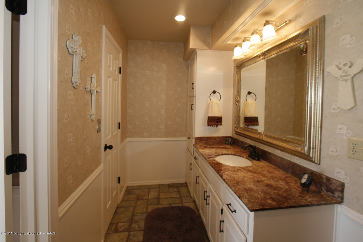 46 Helium Road Amarillo, TX 79124 - Photo 13 of 24 master bath b