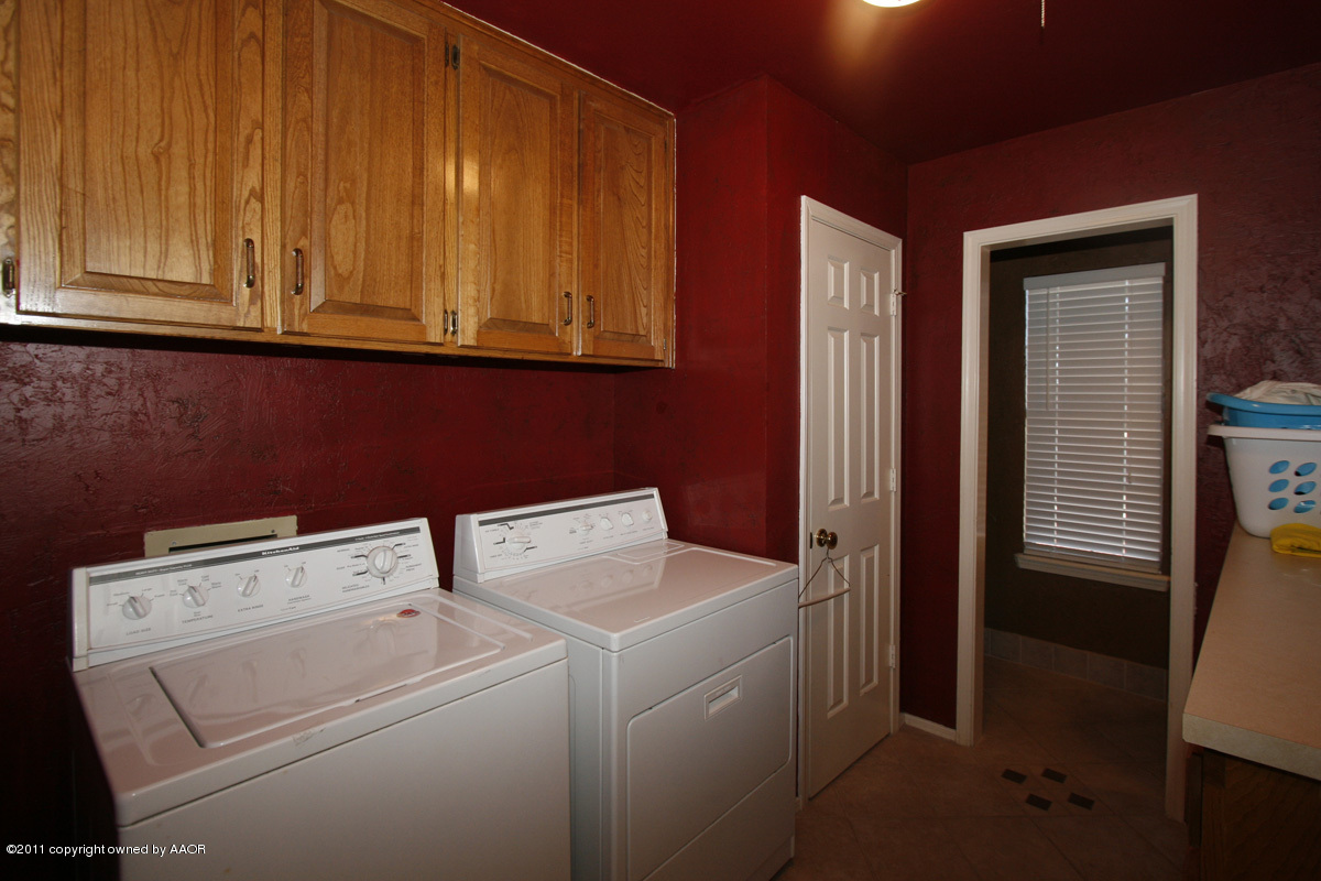 46 Helium Road Amarillo, TX 79124 - Photo 17 of 24 laundry room