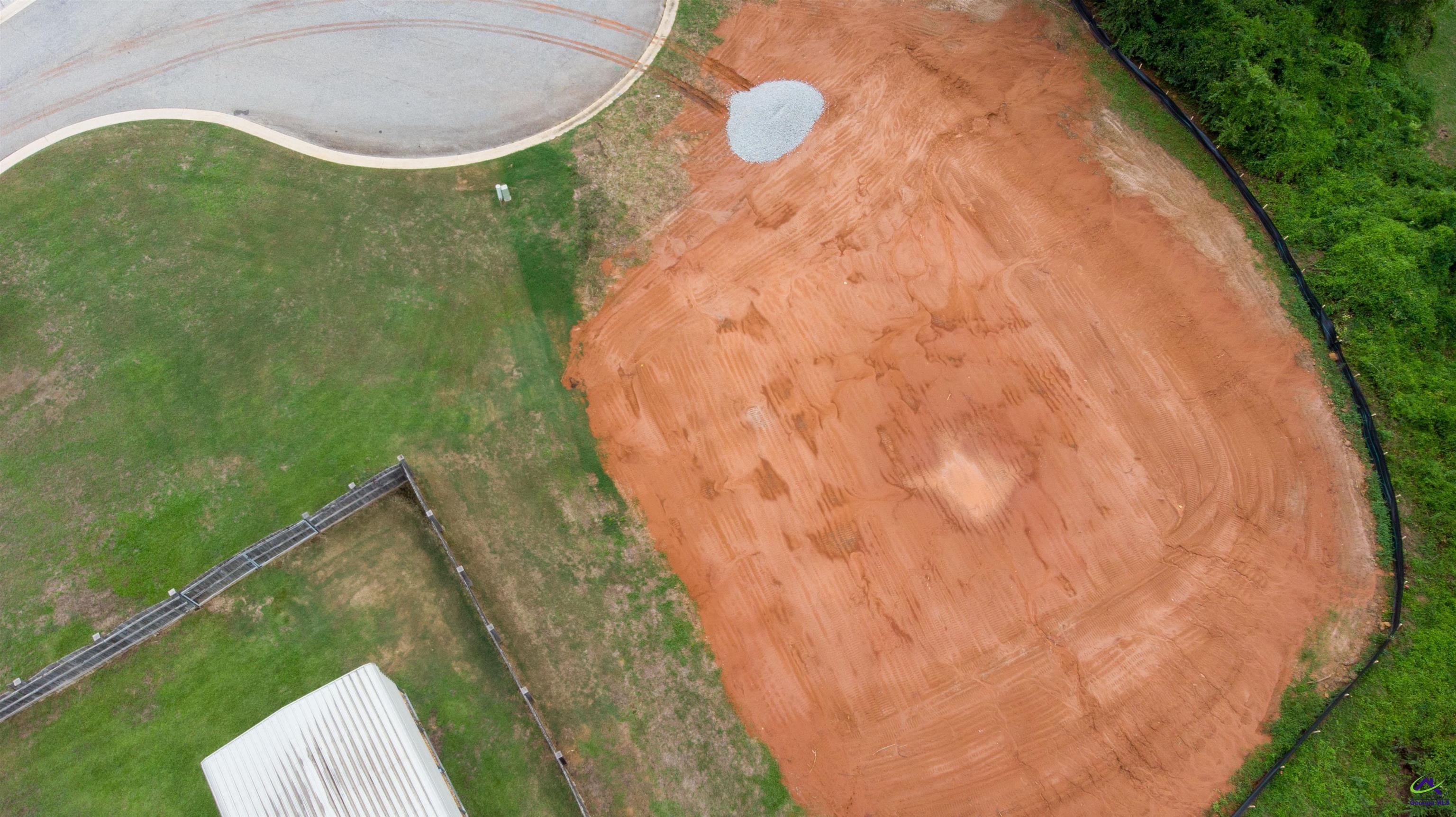 117 Constance Court Perry, GA 31069 - Photo 3 of 8 a backyard of a house