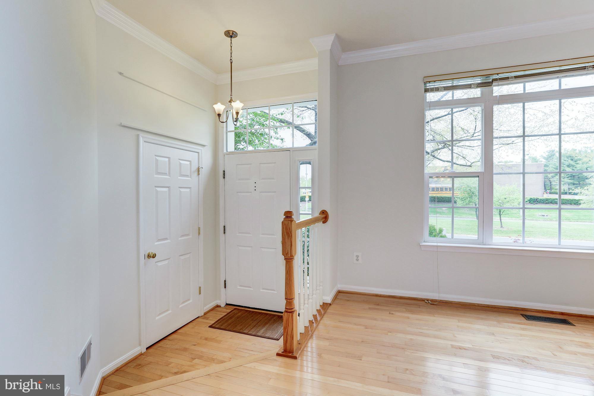 13033 Middlebrook Road Germantown, MD 20874 - Photo 3 of 23 Interior (General)