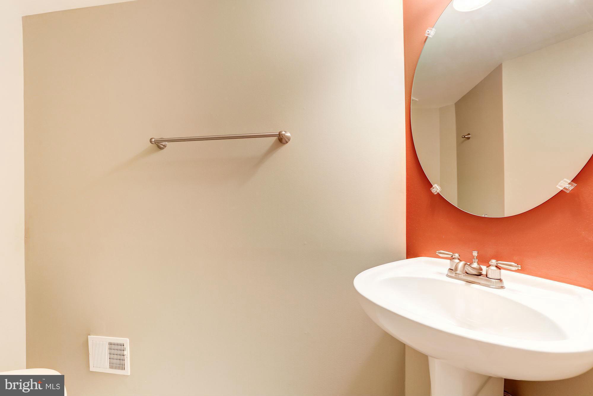 13033 Middlebrook Road Germantown, MD 20874 - Photo 9 of 23 Bath
