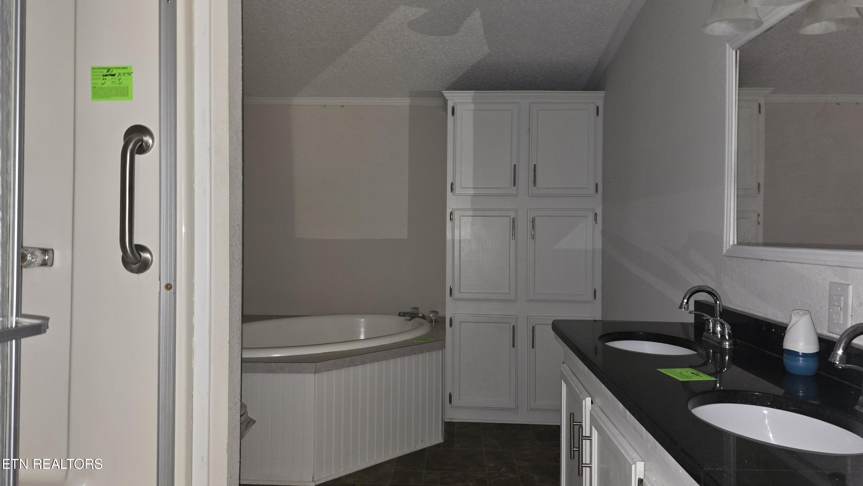 922 Poplar Street Alcoa, TN 37701 - Photo 11 of 24 20251218_121643