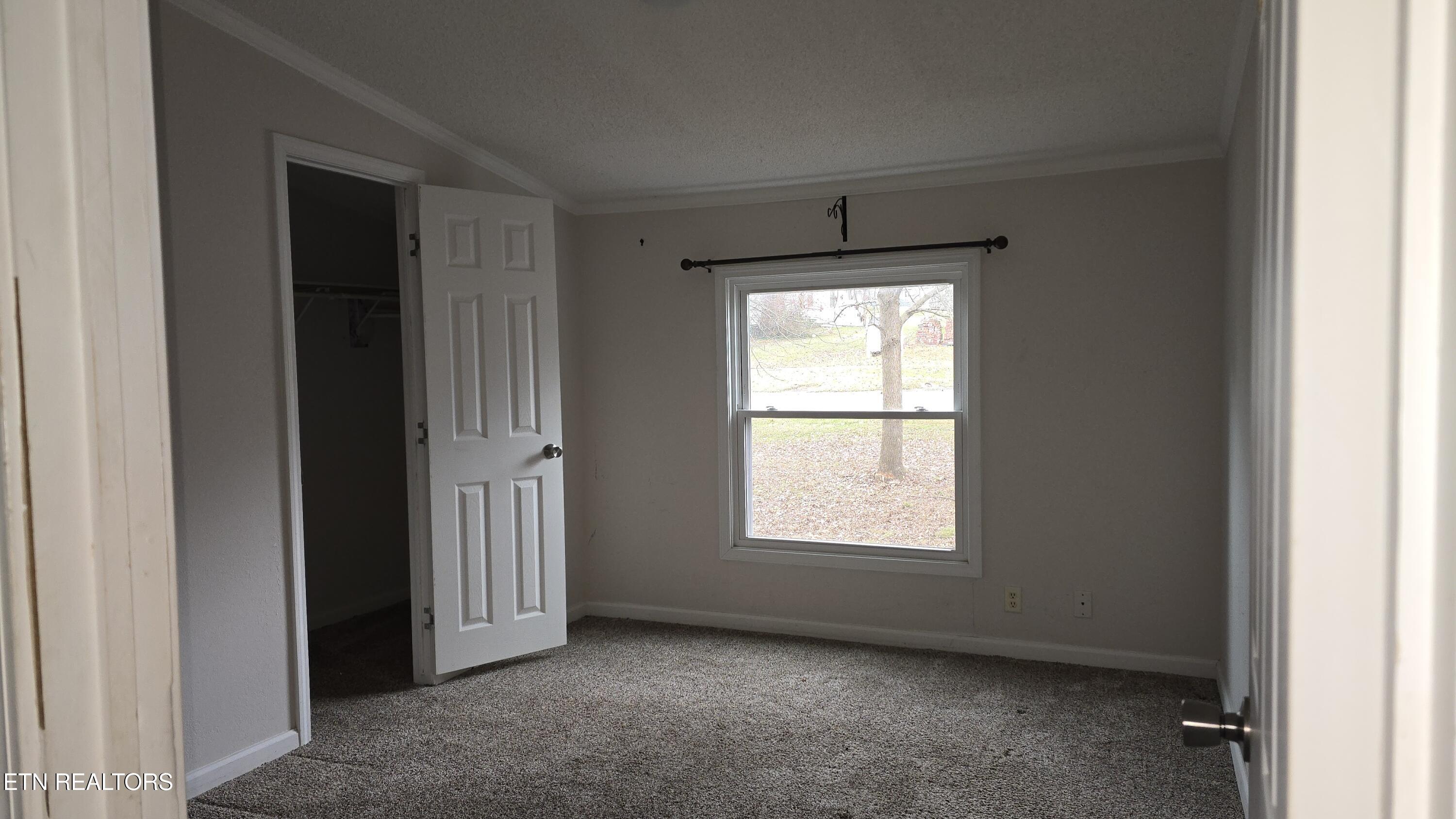 922 Poplar Street Alcoa, TN 37701 - Photo 14 of 24 20251218_121925