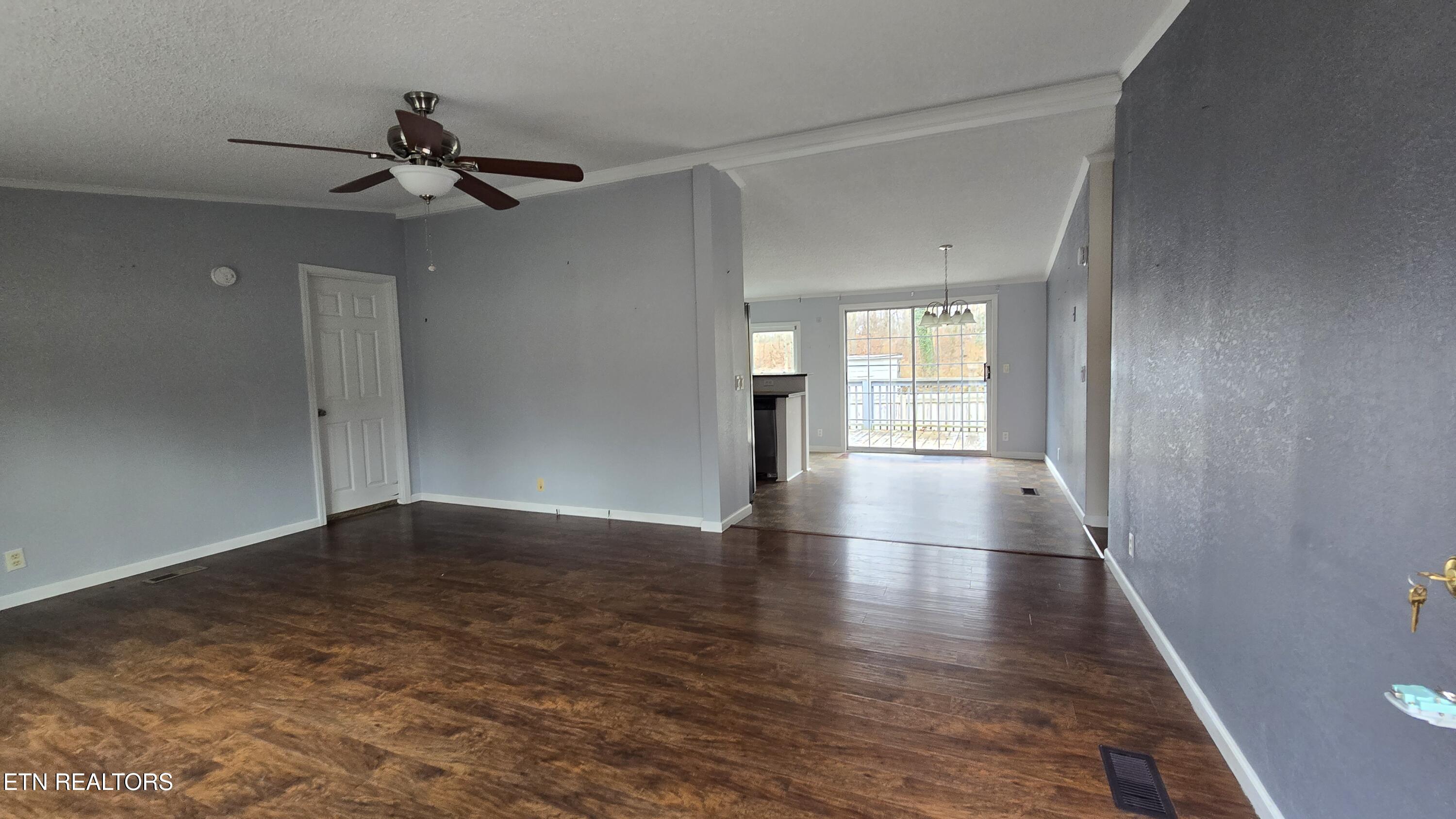 922 Poplar Street Alcoa, TN 37701 - Photo 2 of 24 20251218_121553