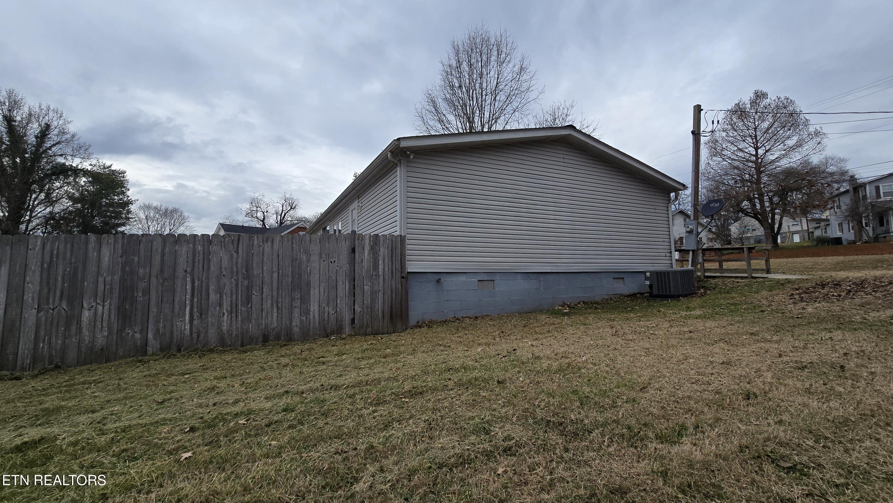 922 Poplar Street Alcoa, TN 37701 - Photo 21 of 24 20251218_120938