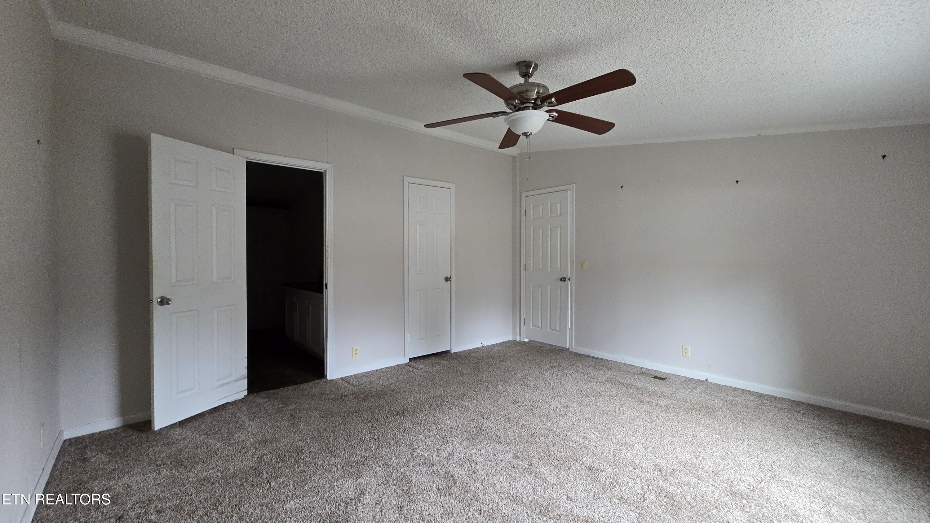 922 Poplar Street Alcoa, TN 37701 - Photo 9 of 24 20251218_121632