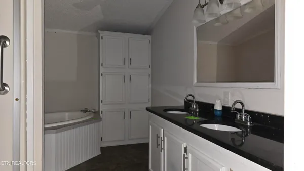 $187,700 | 922 Poplar Street, Alcoa, TN 37701