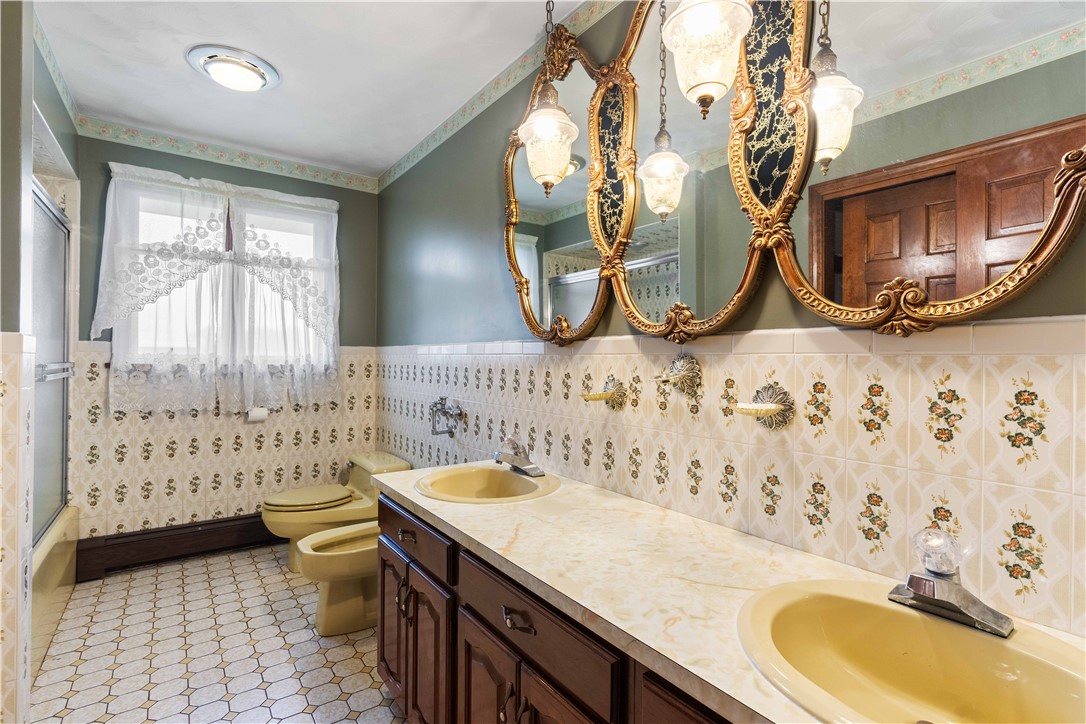 10 Stuart Street Warren, RI 02885 - Photo 11 of 23