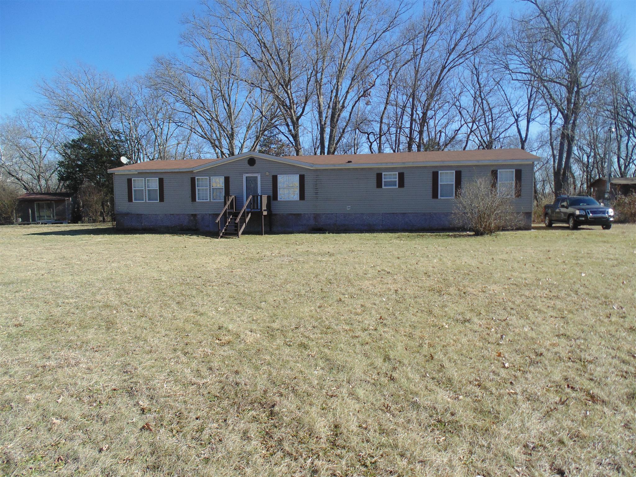 178 Haskins Road Lewisburg, TN 37091 - Photo 1 of 22 1997 Champion/Gateway manufactured home.