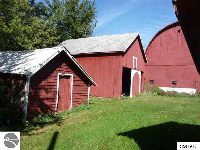 9113 South Littlefield Road Blanchard, MI 49310 - Photo 22 of 25 1771486-21.JPG