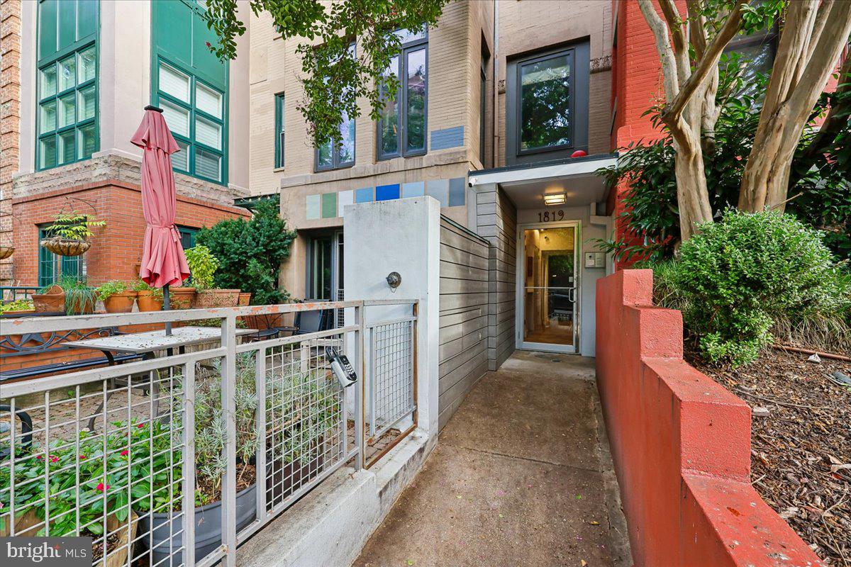 1819 Belmont Road Northwest, Unit 4 Washington, DC 20009 - Photo 3 of 67 Gallery Image 3