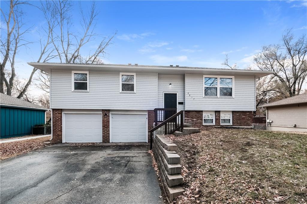 9817 West 56th Terrace Shawnee, KS 66203 - Photo 1 of 18