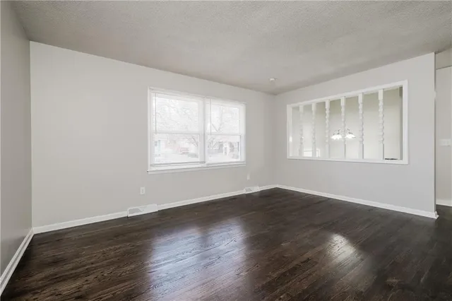 $1,875 | 9817 West 56th Terrace, Shawnee, KS 66203