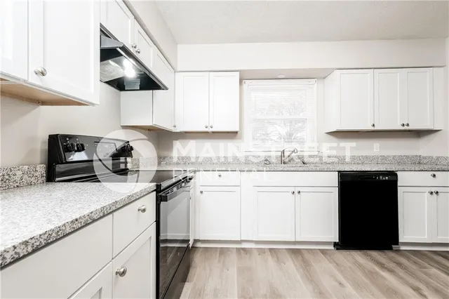 $1,875 | 9817 West 56th Terrace, Shawnee, KS 66203