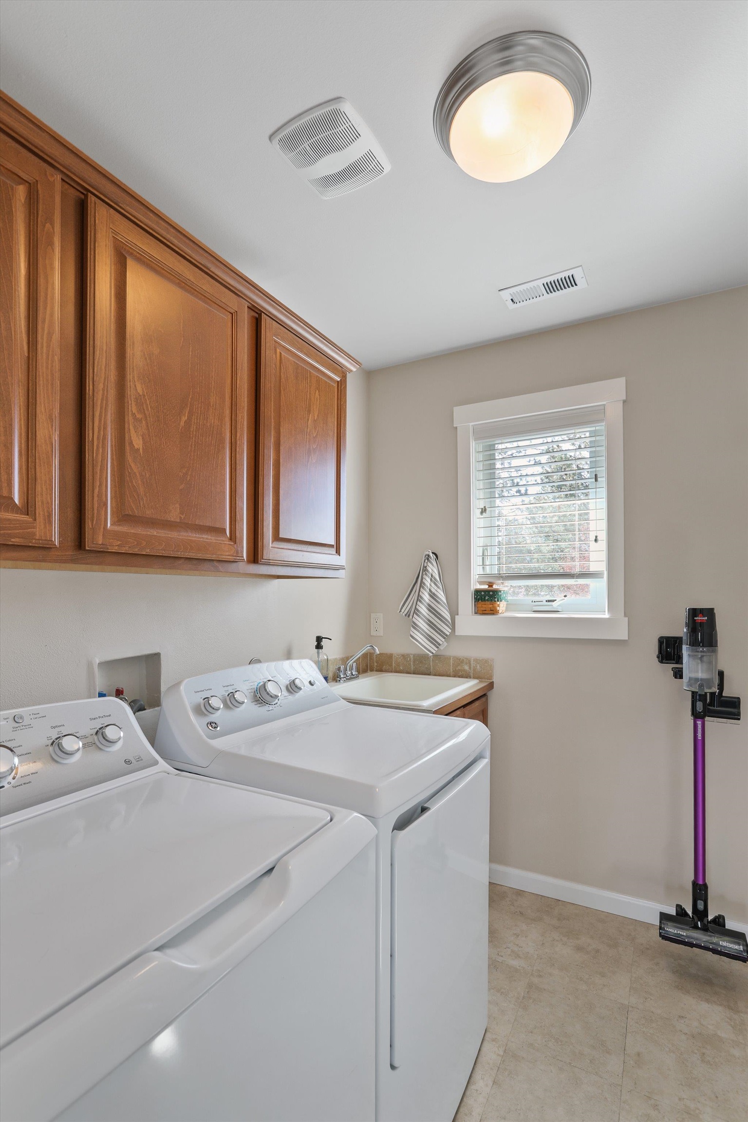 4213 South Cook Street Spokane, WA 99223 - Photo 10 of 39